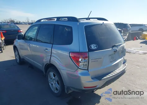 2010 Subaru Forester 2.5X Premium z USA, uszkodzony, nr VIN JF2SH6CCXAH910401